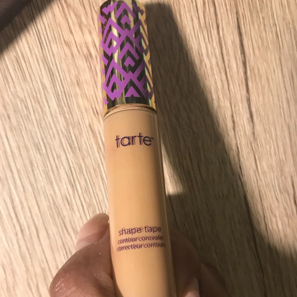 Shape Tape Concealer in Tan